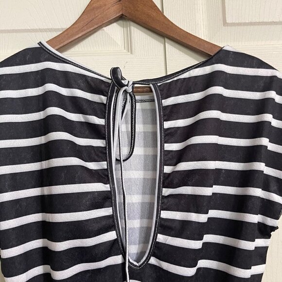 Womens Black White Striped Elastic Waist Pockets Keyhole Tie Back Romper Small - Picture 2 of 5
